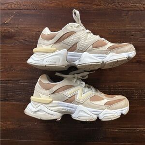 New Balance Beige and White Athletic Shoes 9060 Sz 9.5